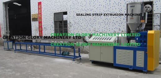 Sealing strip extrusion machine